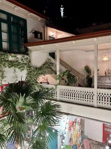 Een balkon of terras bij Check Point Hotel