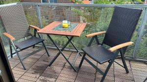 Billede fra billedgalleriet på 98qm Wohnung im Villenviertel - Voll ausgestattet mit Balkon und Kamin - WLAN gratis i Wilhelmshaven + 24 billeder