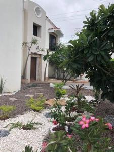 Photo de la galerie de l'établissement Casa Juarez: Great 4BR house w/ POOL & GAMES, perfect for Parties & Family, à La Paz