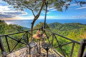 Foto da galeria de Hotel Villa Caletas em Jacó