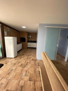 A cozinha ou cozinha compacta de Residencial Gralha Azul