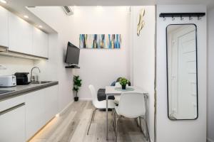 Η κουζίνα ή μικρή κουζίνα στο VISEGRADI40 quality apartments