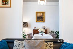 Χώρος καθιστικού στο "Les Effrontés" Louis Blanc Charming Apartment +55 φωτογραφίες