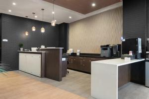 a lobby with a desk and a counter top at Quality Inn Center City Philadelphia in Philadelphia
