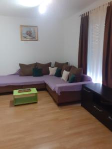 Postel nebo postele na pokoji v ubytování Apartments with parking spaces Okrug Gornji, Ciovo - 16676