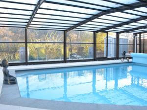 Bazén v ubytování Holiday Home in Redu with Heated Pool nebo v jeho okolí