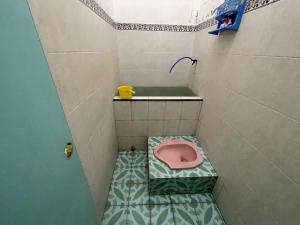ห้องน้ำของ OYO 93083 Nova Jaya 3 Homestay Syariah