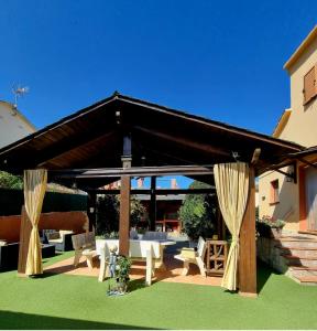 A garden outside Raco de Lis