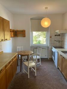 Η κουζίνα ή μικρή κουζίνα στο Gemütliche Wohnung