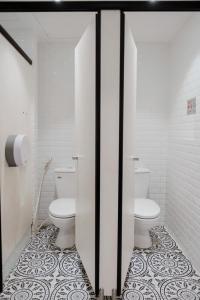 Tabalo Hostel Hanoi的一间浴室