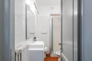 A bathroom at RELSTAY - Brera District