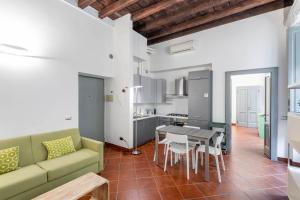 A kitchen or kitchenette at RELSTAY - Brera District