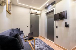 A television and/or entertainment centre at Wind Suit