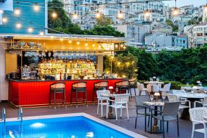Bazén v ubytování Loop Hotel Bosphorus İstanbul nebo v jeho okolí