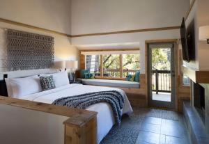 Cama ou camas em um quarto em Alila Ventana Big Sur - Inclusive Resort