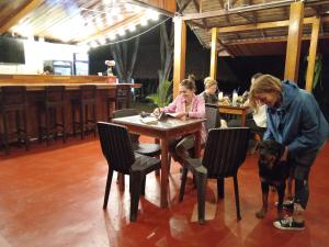 La Habana Amazon Reserve餐廳或用餐的地方