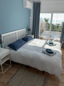 Posteľ alebo postele v izbe v ubytovaní sunny Apartment frontline Burriana
