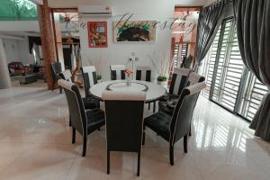 Φωτογραφία από το άλμπουμ του Qua Homestay 5 Rooms 6 Bathrooms σε Taiping