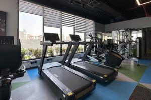 Fitness centrum a/nebo fitness zařízení v ubytování Peaceful Studio in MYKA, Near City Center Meaisem