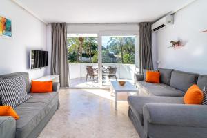A seating area at Super nice studio in Marbella