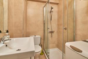 A bathroom at Apartamento Amador frente al Mar