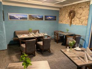 Uma área de estar em Hotel Edelweiss Kitzbühel