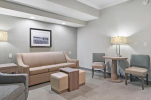 Istumisnurk majutusasutuses Cherry Tree Inn & Suites