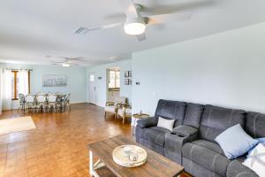 Ảnh trong thư viện ảnh của Private Beach and Dock Waterfront Panacea Retreat! ở Panacea +32 ảnh