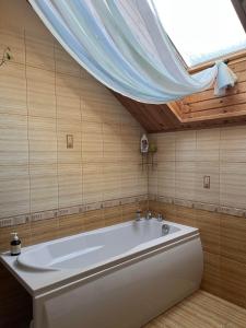Koupelna v ubytování Vabaduse Guesthouse