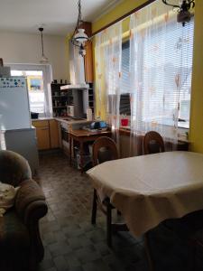 Η κουζίνα ή μικρή κουζίνα στο Ferien-u. Monteurwohnung ganze Unterkunft in Schieder- Schwalenberg +1 φωτογραφίες