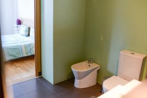 Phòng tắm tại Lisbon Brown Cozy Apartment +10 ảnh