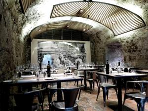 Reštaurácia alebo iné gastronomické zariadenie v ubytovaní artHotel Blaue Gans