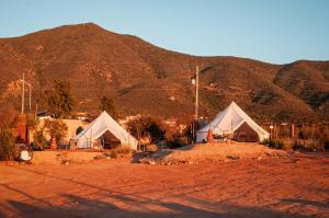 Nespecifikovaný výhled na hory nebo výhled na hory při pohledu z luxury tent + 21 fotografií