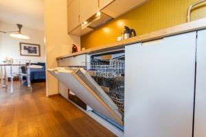 Η κουζίνα ή μικρή κουζίνα στο SkyAttic - 801 - CItyLife - 1 min Domodossola M5