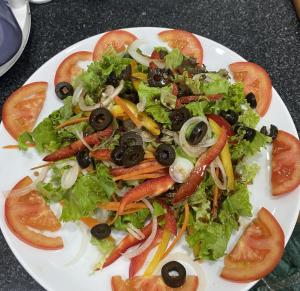 ホテルの敷地内または近くでの食事または食べ物