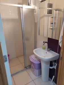 Ένα μπάνιο στο Be My Guest