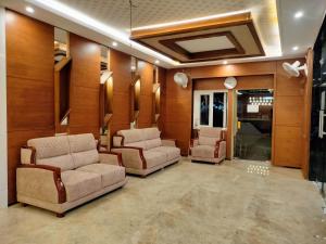 Posezení v ubytování Wyt Hotels - Rameswaram