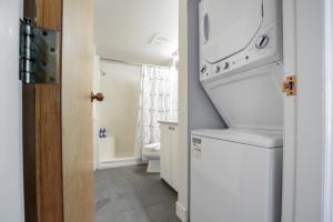 Bagno di Gorgeous Chalet with Fairway Views by Harmony Whistler