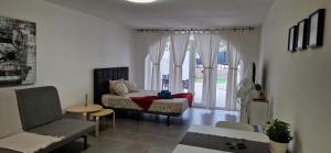 Sunny Large Terrace Apartment in Center of Las Americas 휴식 공간