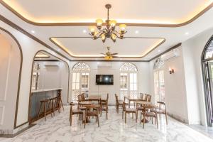 Nhà hàng/khu ăn uống khác tại HÀ NỘI - HẠ LONG Hotel