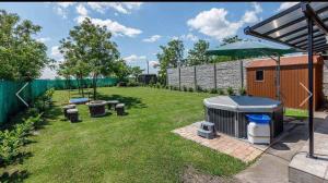 Vonkajšia záhrada v ubytovaní Holiday home in Balatonkeresztur 43400