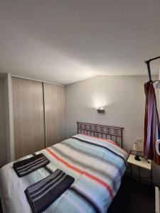เตียงในห้องที่ La villa De Lina 509 -Self Check In -