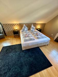 Łóżko lub łóżka w pokoju w obiekcie Bleibe am Moritzberg