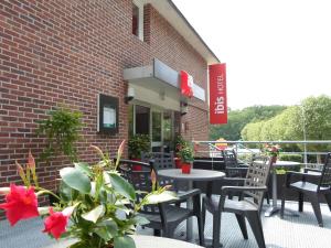 Restaurace v ubytování ibis les Etangs des Moines