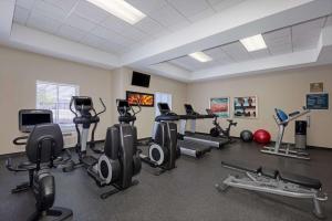 Fitness centrum a/nebo fitness zařízení v ubytování DoubleTree by Hilton Las Vegas East Flamingo