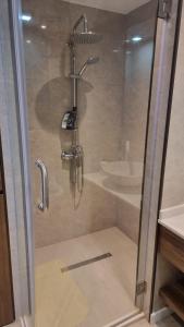 Foto dalla galleria di Panoramic 100 meters from the sea 26th floor a Batumi