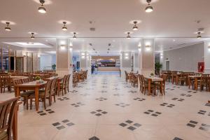 Restaurace v ubytování Hotel Cascada BAILE OLANESTI