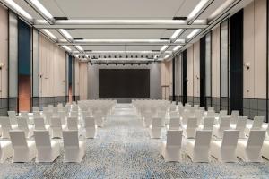 乌鲁木齐中建福朋喜来登酒店商务区和/或会议室