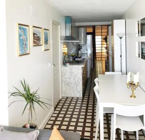 Zdjęcie z galerii obiektu Primera línea de mar apartamento dúplex en Ribeira w mieście Ribeira