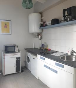 Kuchyňa alebo kuchynka v ubytovaní Vue Imprenable-Studio-Montauban